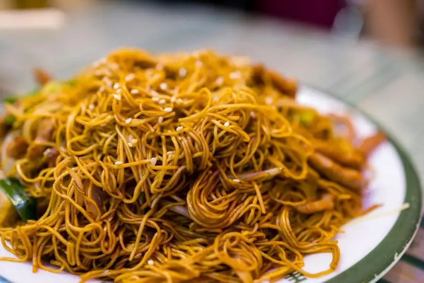 Authentic halal Chinese Chow Mein in Plano featuring stir-fried noodles with fresh vegetables and flavorful ingredients